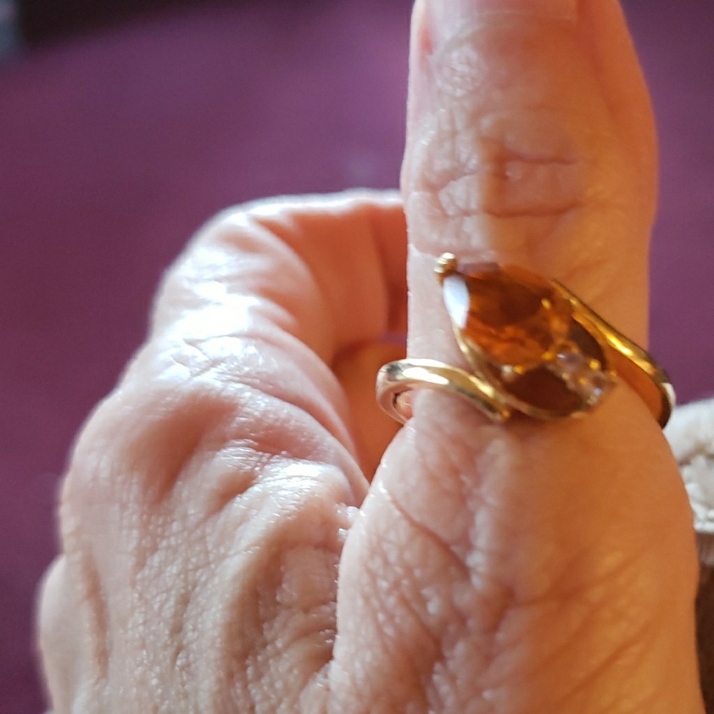 Vintage yellow stone ring
